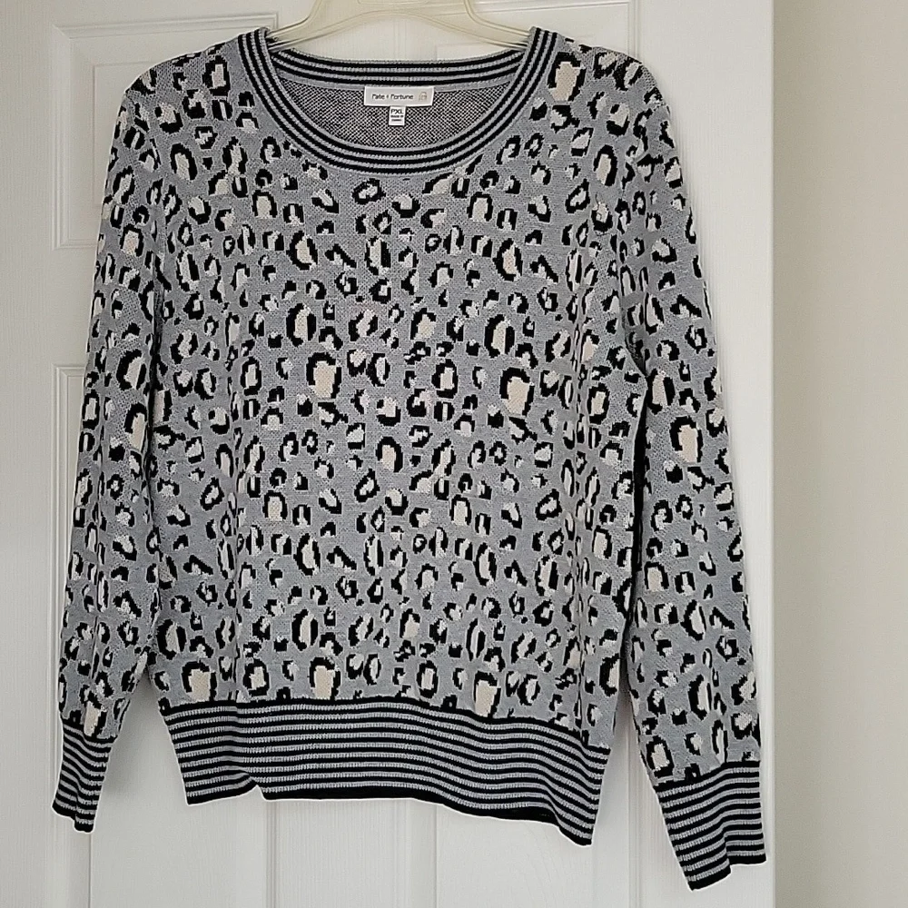 Sweater - Picture 1 of 5